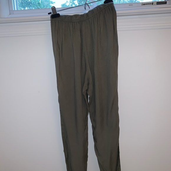 Abercrombie & Fitch Army Green Flowy Pants - Picture 3 of 3